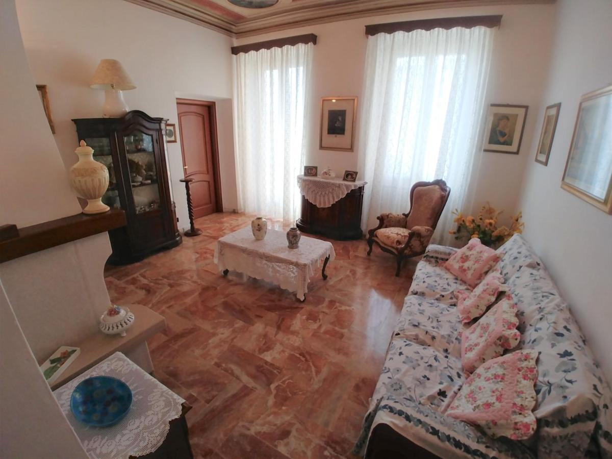 La Romantica Леванто Экстерьер фото